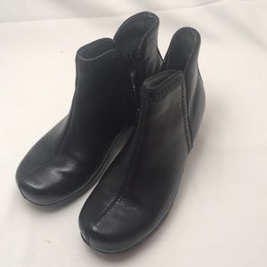 Dansko Scout Black Booties
